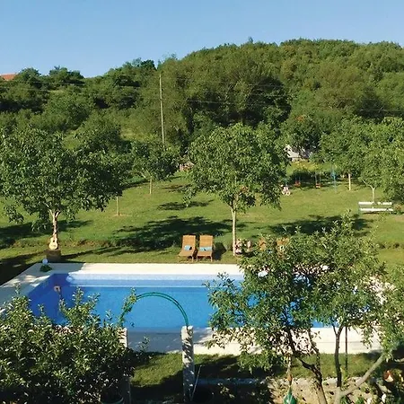 Vikendica Holiday *